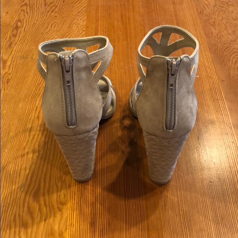Heels - Picture 3 of 5